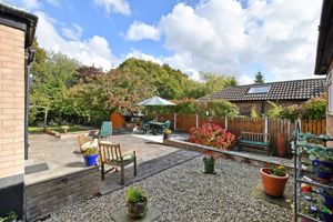 Bushey Wood Road Dore